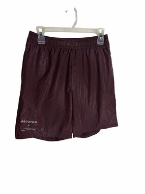 Peloton maroon athletic shorts with pockets Size M